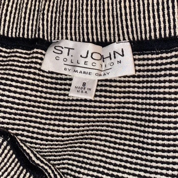 St. John Gray Knit Shirt Suit with Belted Blazer - Picture 12 of 12